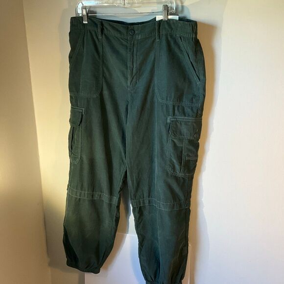 American Eagle Super High Rise Baggy Jogger 18. Olive Corduroy Cargo - Picture 16 of 16